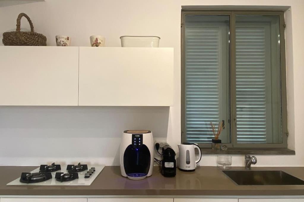 Laura Compound- Authentic 1 Bedroom Charming & Specious Тел Авив Екстериор снимка
