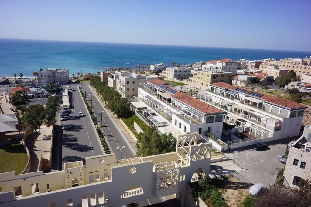 Laura Compound- Authentic 1 Bedroom Charming & Specious Тел Авив Екстериор снимка