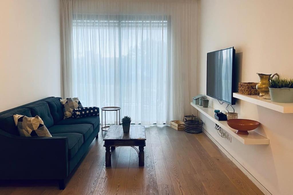 Laura Compound- Authentic 1 Bedroom Charming & Specious Тел Авив Екстериор снимка